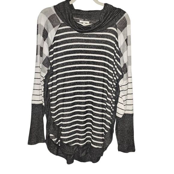 Maurices Cowl neck, soft, long sleeve sweater. Size Large - Picture 3 of 6